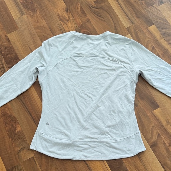 Lululemon Elegant Women's Long Sleeve Top in White - Picture 5 of 11